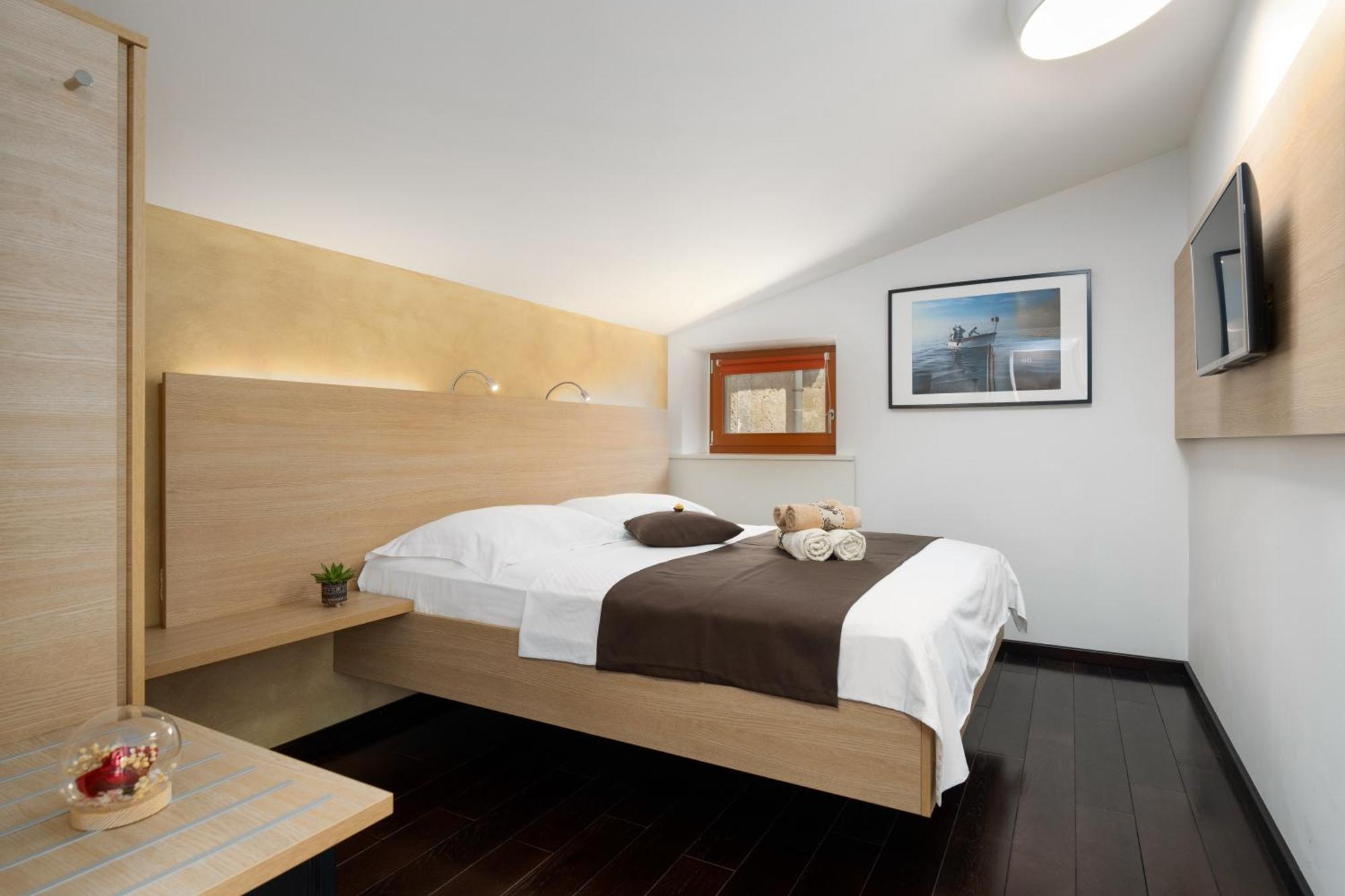 Boutique Wrungel Hotel Vrsar Exterior photo